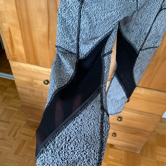 Lululemon Leggings SIZE 10 - Picture 3 of 5